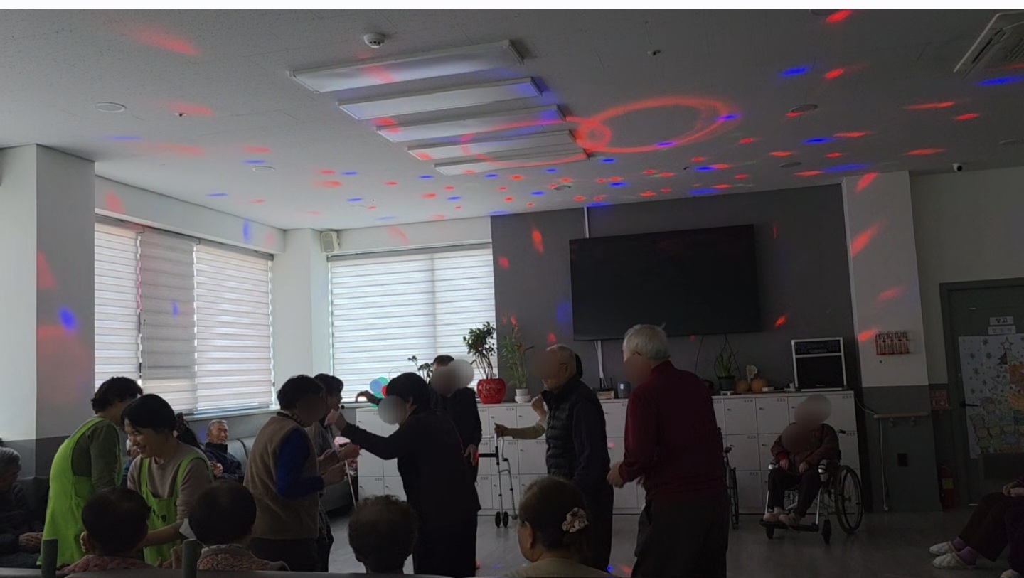 2038742573_EtcDHFkM_ebfaabe43cc4e60bc611dc13969c0358ba28558d.jpg 이미지크게보기