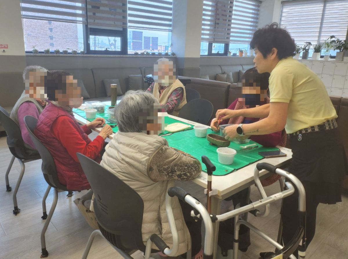 2038742573_ZHhRquSP_e09091f378d7c296787620921c34dbe74d0554bd.jpg 이미지크게보기