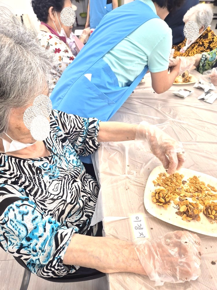 /user/d/donghaengcare/editor/2506/2ba551b1a94a605055efd87e6890b919_1750663736_6102.jpg 이미지크게보기